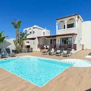 Aguamarina Piscina Climatizada Villa Playa Blanca (Lanzarote)